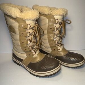 Sorel Quilted Winter snow Boots with Fur Trim size 9.5 - Cream/Tan